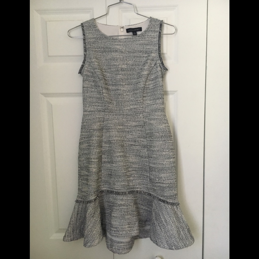 Banana Republic Sleeveless Sheath dress